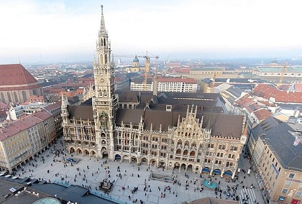 Luftaufnahme Rathaus München